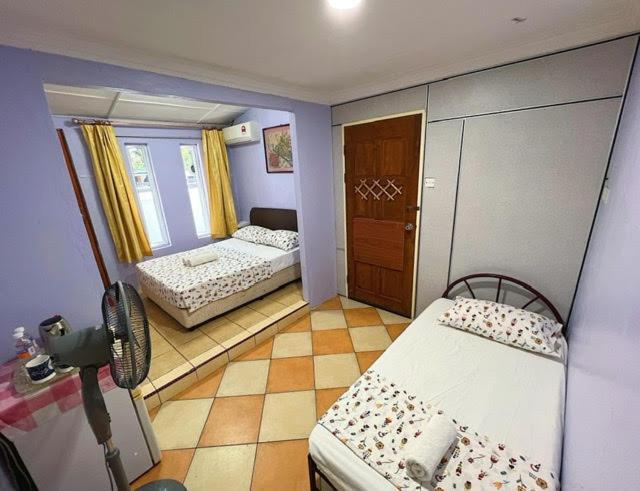 Merdeka Guest House 2 Kuching Ngoại thất bức ảnh