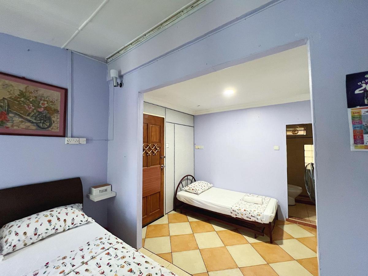 Merdeka Guest House 2 Kuching Ngoại thất bức ảnh