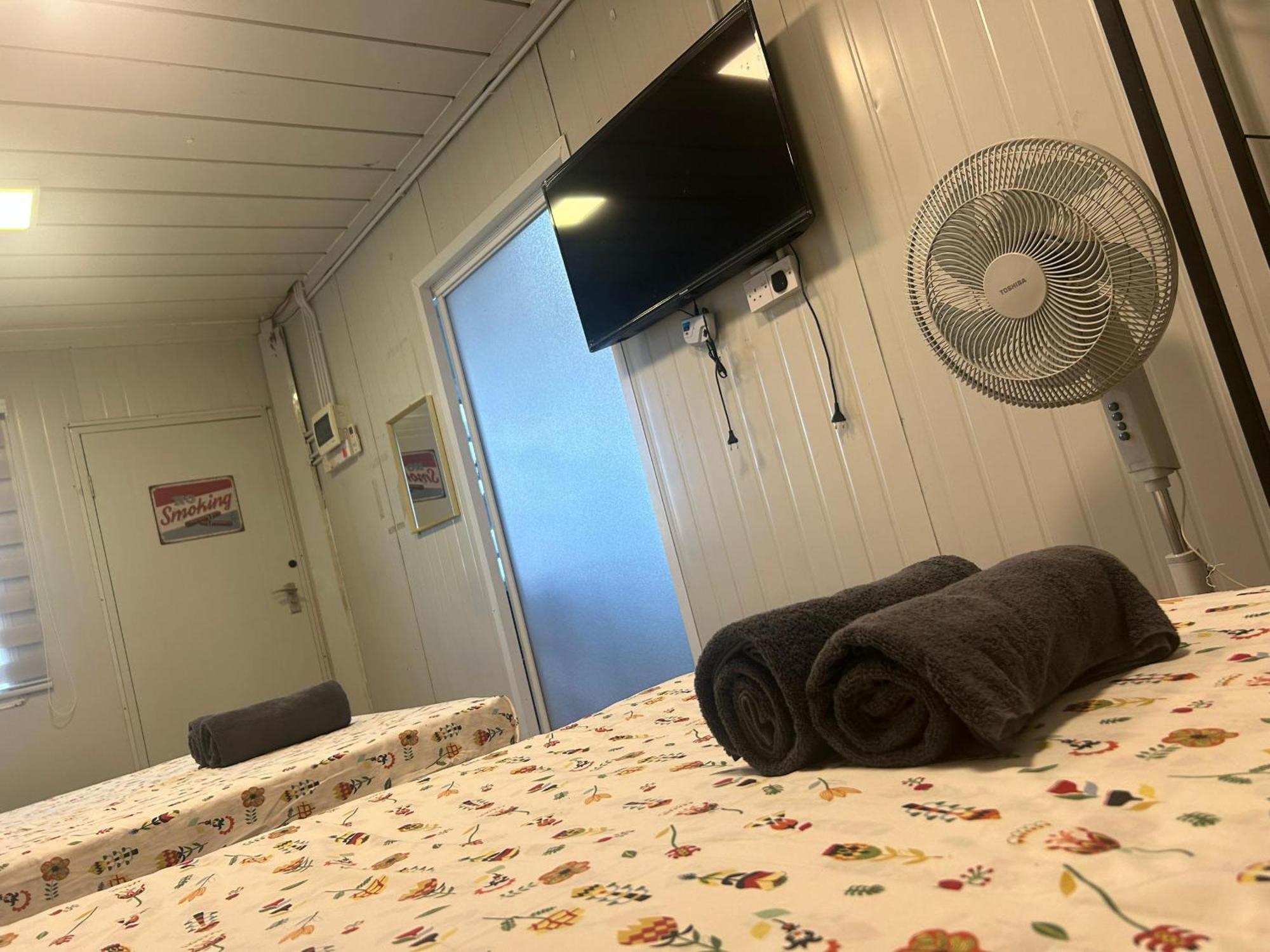 Merdeka Guest House 2 Kuching Ngoại thất bức ảnh