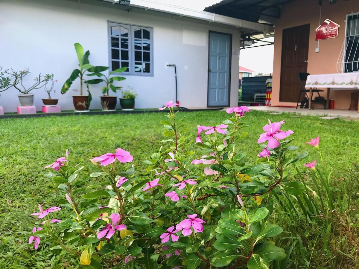 Merdeka Guest House 2 Kuching Ngoại thất bức ảnh