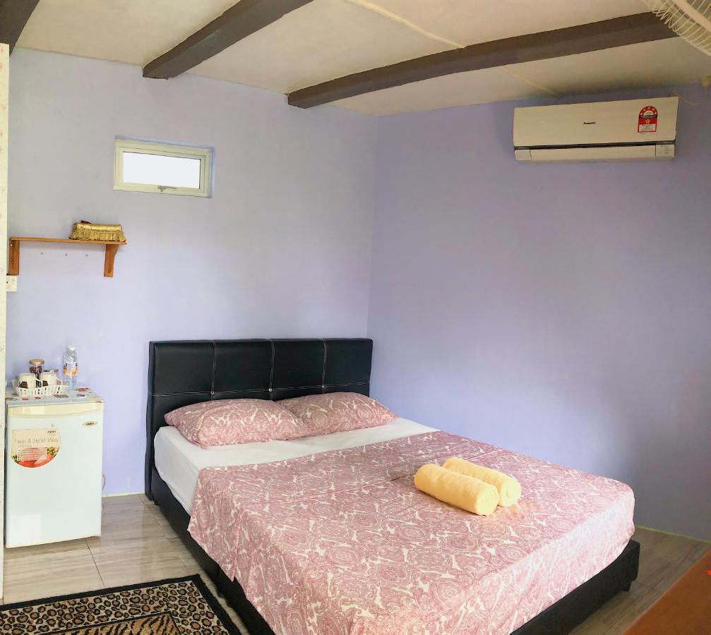 Merdeka Guest House 2 Kuching Ngoại thất bức ảnh