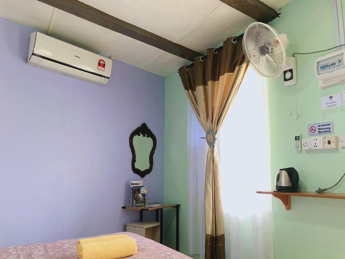 Merdeka Guest House 2 Kuching Ngoại thất bức ảnh